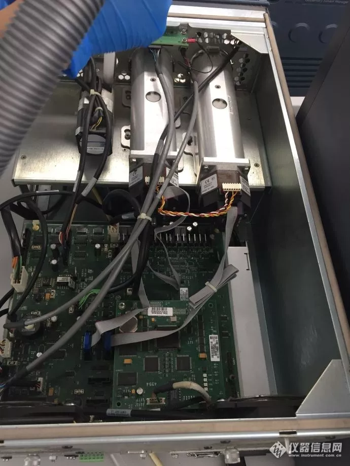 液质联用仪的基本仪器结构_waters液质联用仪价格_液质联用仪器