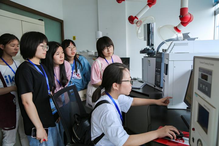 仪器气质质和气质的区别_气质仪器原理_气质联用仪的工作原理